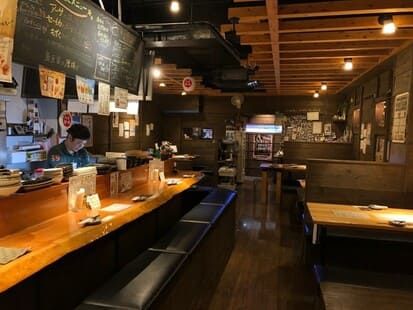 居酒屋でいりぐちの店内の画像